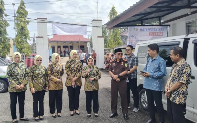 Bazar Ramadan IAD dan Kejari Sinjai Diserbu Warga, Sembako Murah hingga Cek Kesehatan Gratis Tersedia