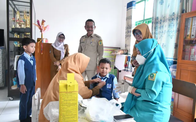Pantau Langsung di Lapangan, Sekda Pastikan ORI Campak Berjalan Maksimal