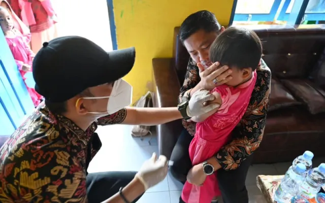 Pemkab Sinjai Perkuat Respons KLB Campak, Kadisdik Turun Langsung Pantau Imunisasi di Sekolah