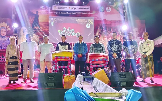Gau Puka Renreng Digelar di Pantai Mallenreng, Sekda Sinjai Tekankan Pelestarian Budaya