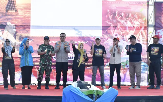 Bupati Sinjai Hadiri Lomba Maddui Puka, Festival Gau Puka Renreng Kian Semarak