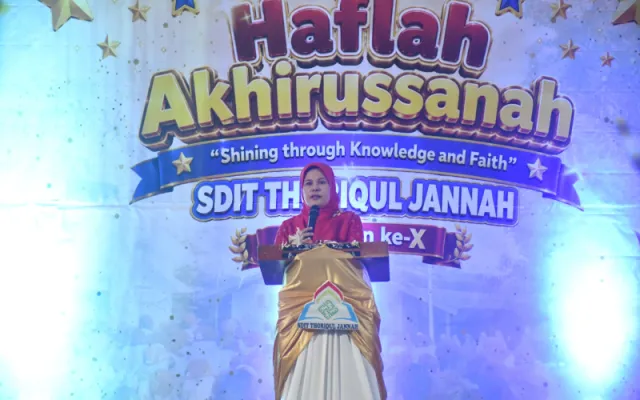 Wakili Bupati, Asisten III Setdakab Sinjai Hadiri Haflah Akhirussanah Angkatan X SDIT Thoriqul Jannah