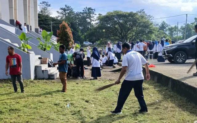 Sambut Iduladha 1447 H, Pemkab Sinjai Kerja Bakti Massal di Masjid Islamic Center 