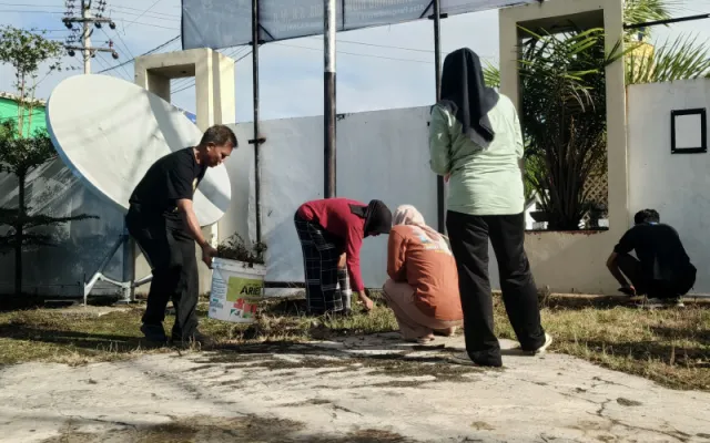 Dukung Program Nasional, Diskominfo Sinjai Gelar Gerakan Indonesia ASRI di Lingkungan Kantor