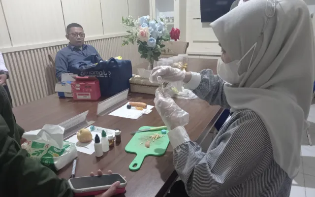 Perkuat Keamanan Pangan, Disketapang Sinjai dan OKKPD Sulsel Uji Sampel Bahan Baku MBG