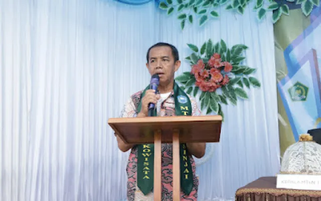     Wakili Bupati, Asisten III Hadiri Penamatan dan Pelepasan Siswa MTsN 1 Sinjai