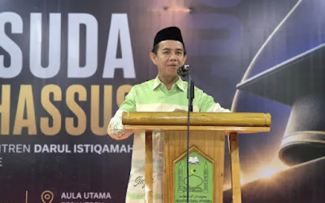Wakili Bupati, Asisten III Setdakab Sinjai Hadiri Wisuda Takhassus Darul Istiqamah Puce'e