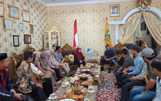 Bupati Ratnawati Terima Audiensi Asosiasi Peternak Ayam Petelur, Bahas Stabilitas Harga Telur dan Kemitraan dengan SPPG