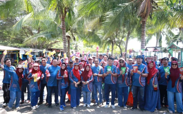 DWP Sinjai Padukan Semangat Kemerdekaan dan Kebersamaan Melalui Family Gathering di Pantai Marannu