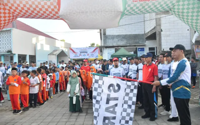 Wakil Bupati Sinjai Lepas Ratusan Peserta Jalan Santai Semarak Muktamar V Wahdah Islamiyah