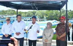 Menteri KKP Pastikan Kekurangan 280 KL Solar di Sinjai Segera Ditindaklanjuti