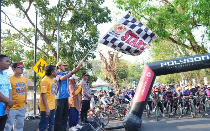 Ratusan Pecinta Sepeda di Sinjai Meriahkan Fun Bike Surya Sidenreng II