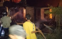 Pemkab Sinjai Sampaikan Belasungkawa atas Kebakaran yang Hanguskan Empat Rumah di Sinjai Barat