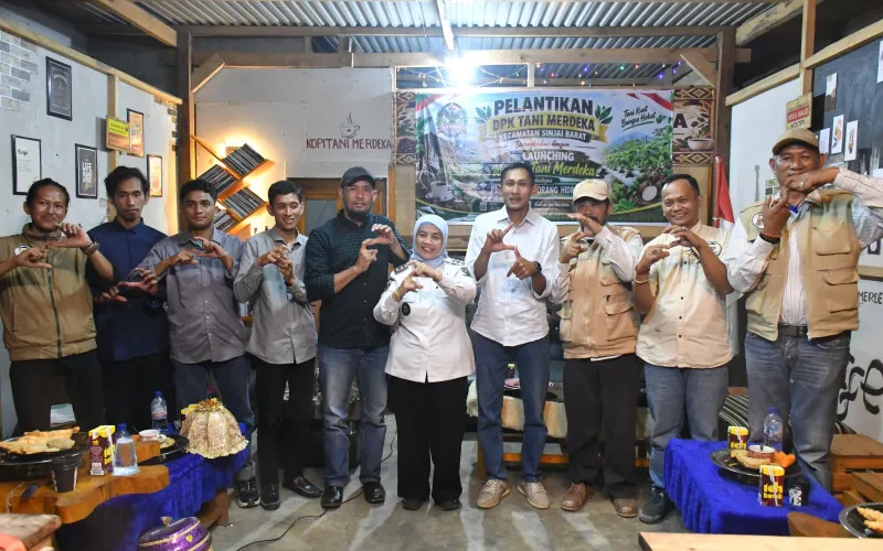 Hadiri Pelantikan DPK Tani Merdeka Sinjai Barat, Bupati Tekankan Pemberdayaan Petani