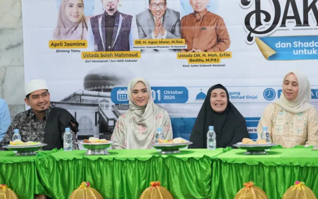 Bupati Sinjai Hadiri Safari Dakwah BKPRMI Bersama Ustaz Solmed dan April Jasmine