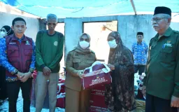 Ratnawati Arif Sambangi Korban Kebakaran di Sinjai Barat, Bawa Bantuan untuk Bangkit Kembali