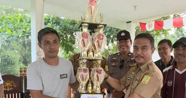 Wakili Bupati, Kadispora Sinjai Tutup Turnamen Sepakbola Biroro Cup III