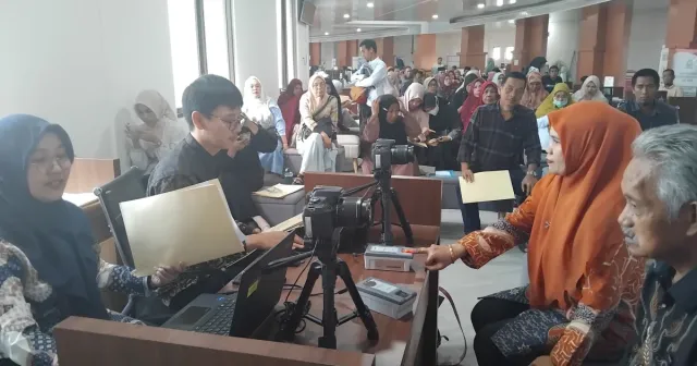 Kantor Imigrasi Makassar Berikan Layanan Penerbitan Paspor di MPP Sinjai, Warga Membludak