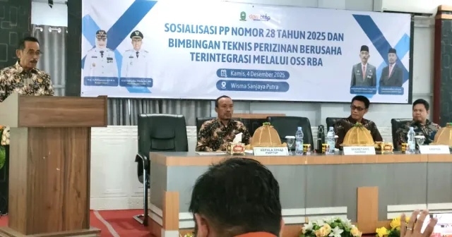 DPMPTSP Sinjai Gelar Sosialisasi PP 28/2025, Sekda Dorong Penguatan Transformasi Layanan Perizinan OSS-RBA