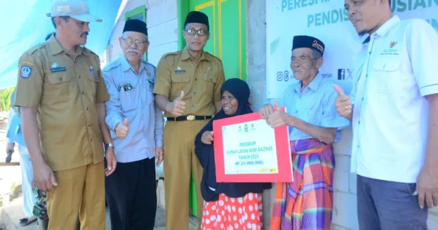 Wakili Bupati Sinjai, Asisten I Resmikan RLHB BAZNAS di Desa Gunung Perak