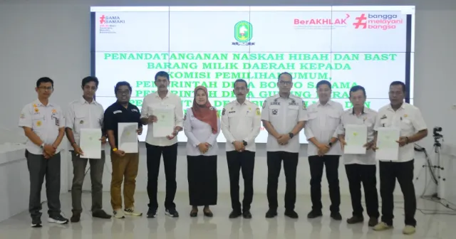 Sekda Sinjai Teken Naskah Hibah Aset Daerah untuk KPU dan Sejumlah Desa