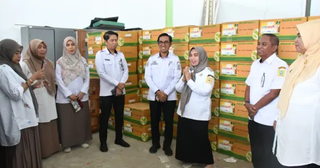 Dukung Produktivitas Petani, Bupati Ratnawati Tinjau Bantuan Pertanian di Gudang DTPHP Sinjai