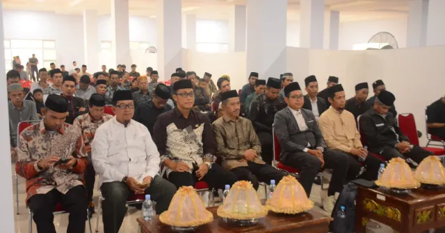 Cetak Guru Al-Qur’an Bersanad, Asisten I Setdakab Sinjai Hadiri Wisuda Akbar Akademi Tahsin dan Tajwid