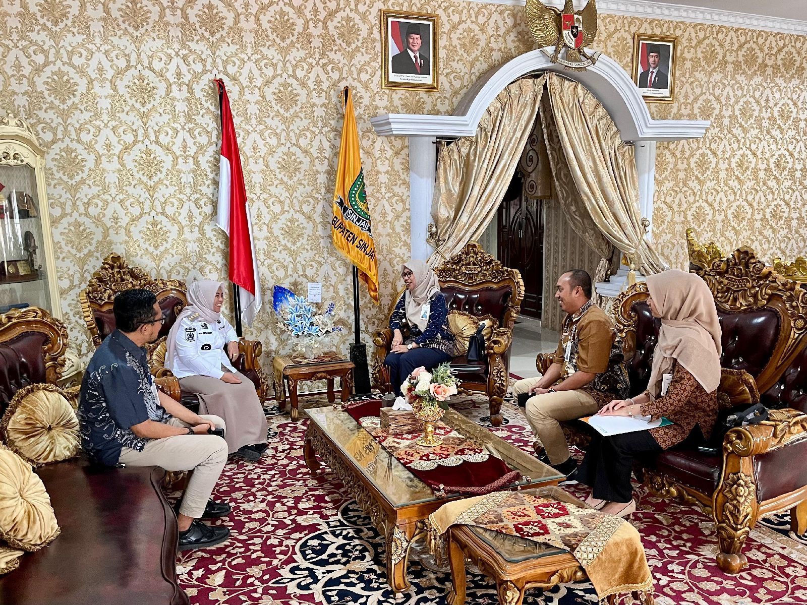 Terima Audiensi BSI Sinjai, Bupati Ratnawati Arif Dukung Program “Sinjai Berhaji”