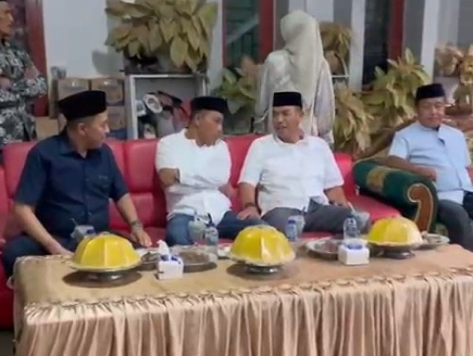 Wabup Sinjai Buka Puasa Bersama dengan Warga Bulutellue, Manfaatkan Momen Dialog Santai