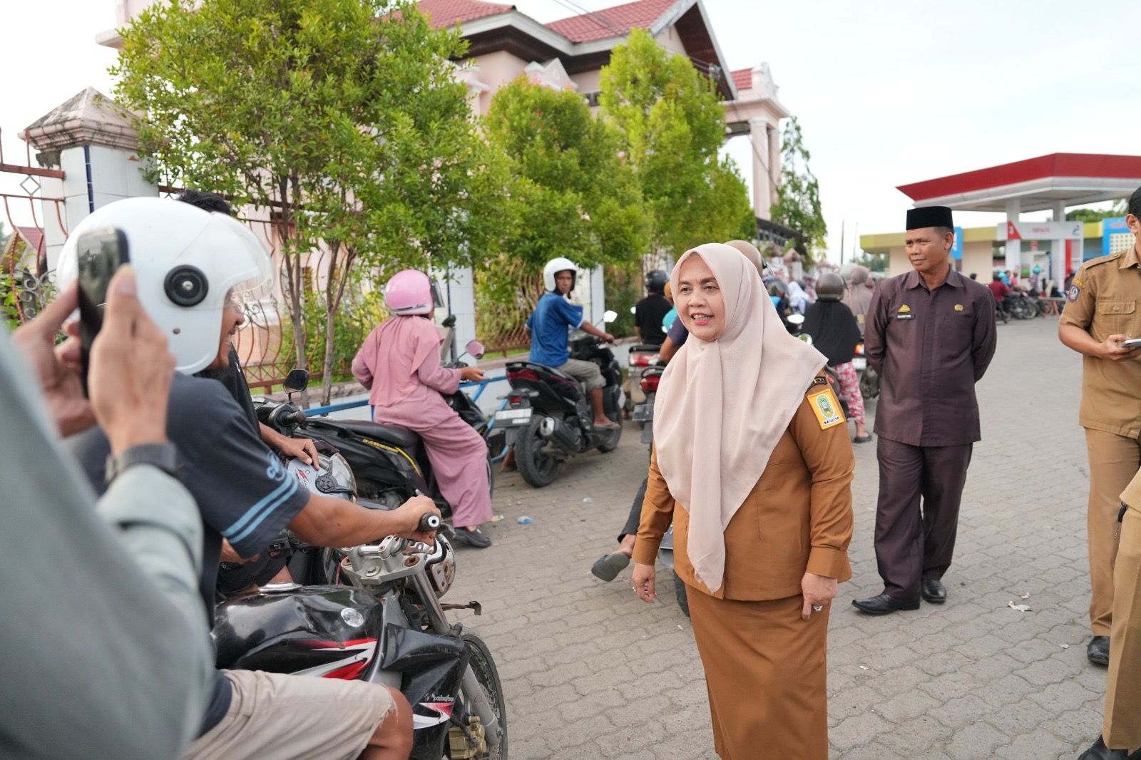 Sidak SPBU di Sinjai, Bupati Ratnawati: BBM Aman, Masyarakat Diminta Tidak Panik