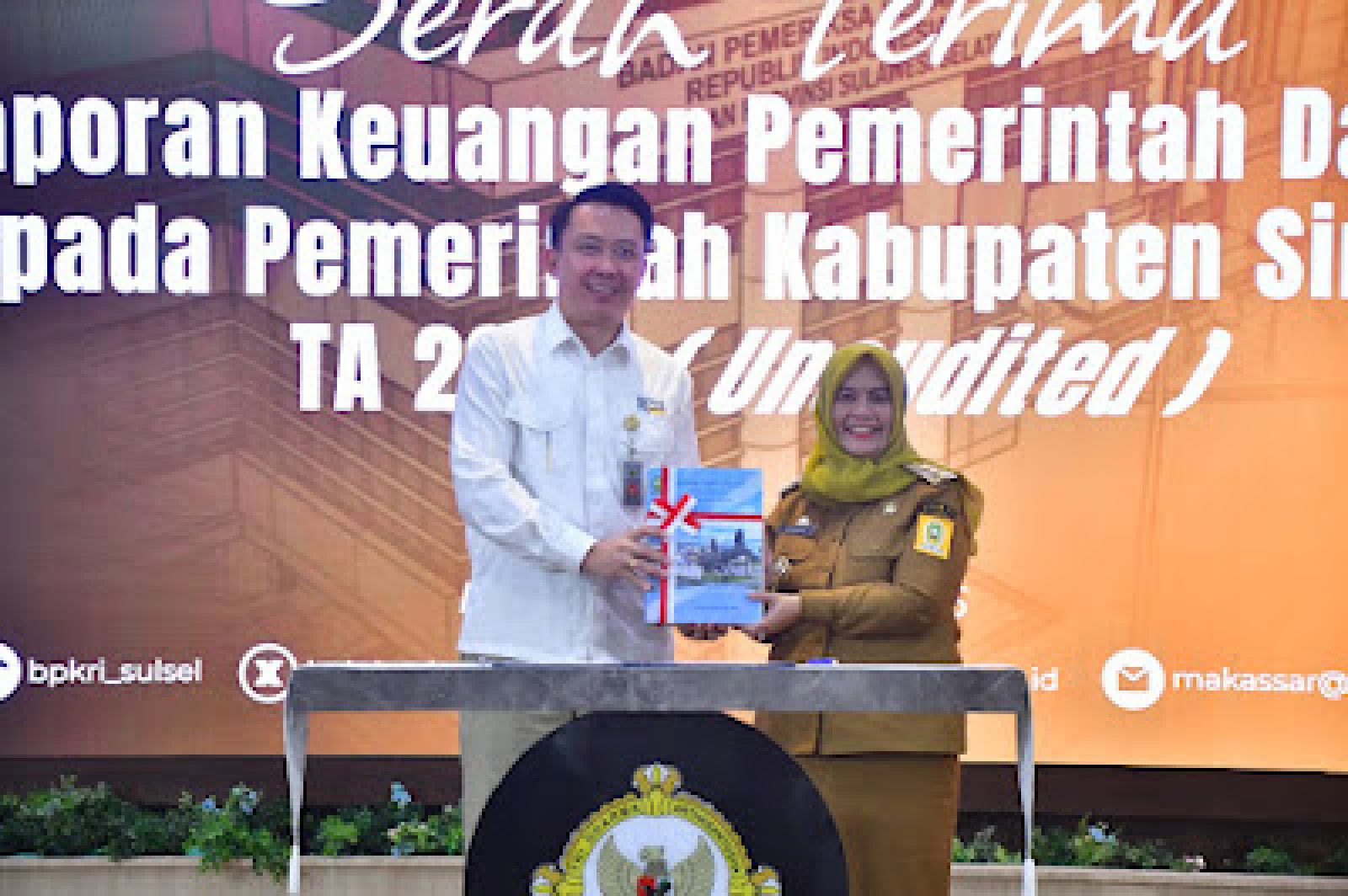 Bupati Ratnawati Serahkan Laporan Keuangan Pemkab Sinjai Tahun 2025 kepada BPK RI