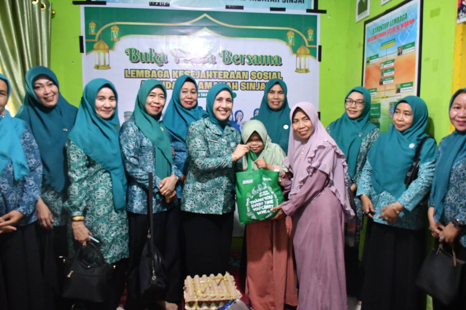 TP PKK Sinjai Gelar Aksi Sosial dan Berbagi Takjil di Bulan Suci Ramadan