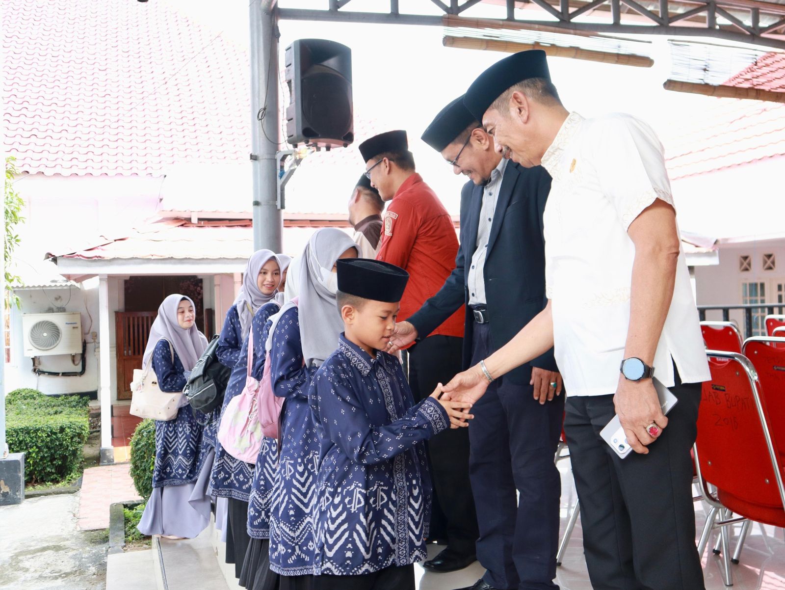 Lepas 36 Kafilah ke Tingkat Provinsi, Sekda Sinjai Optimis Tampil Maksimal di MTQ Maros