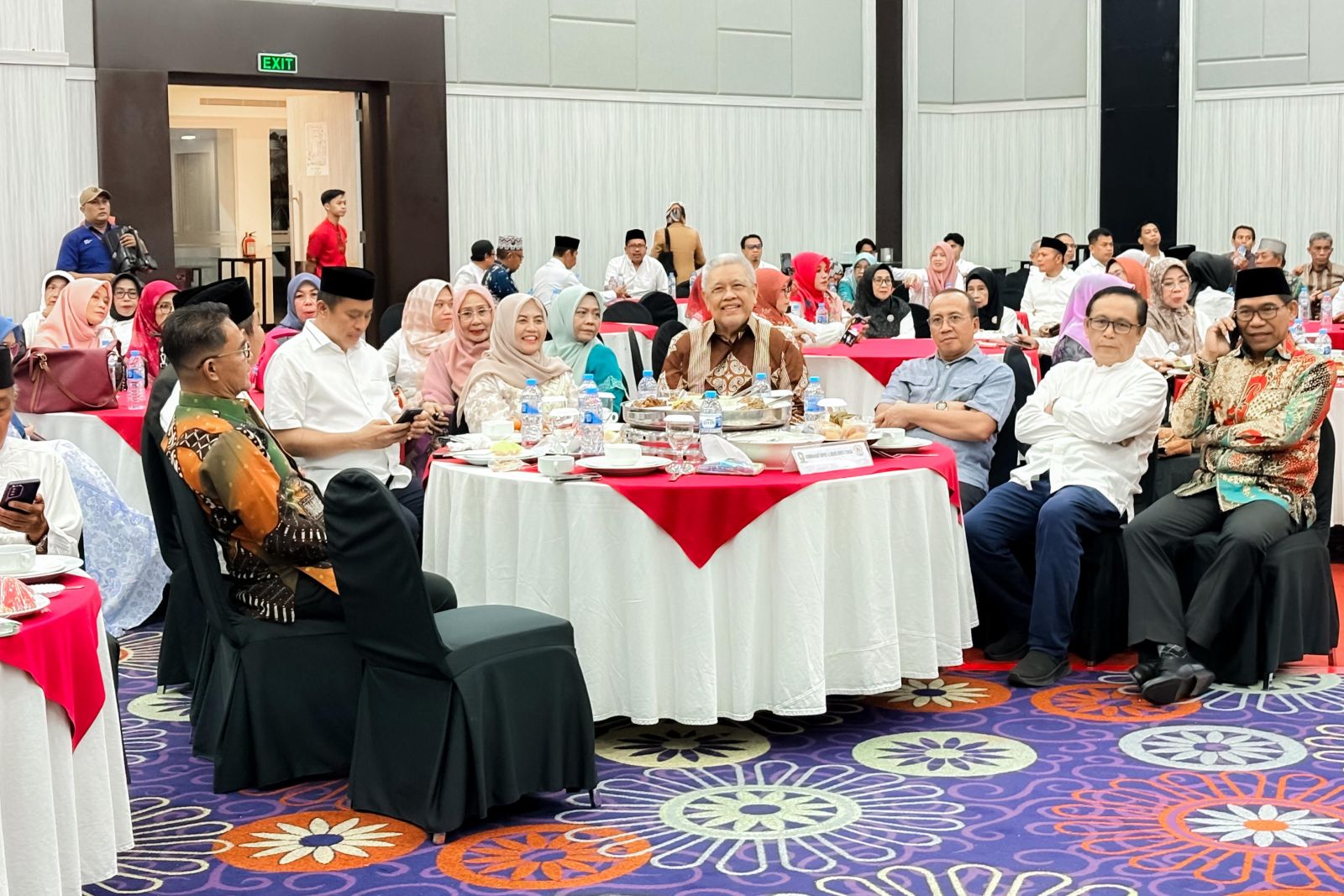 Perkuat Kebersamaan, Bupati Sinjai Hadiri Halal Bihalal KMS di Makassar