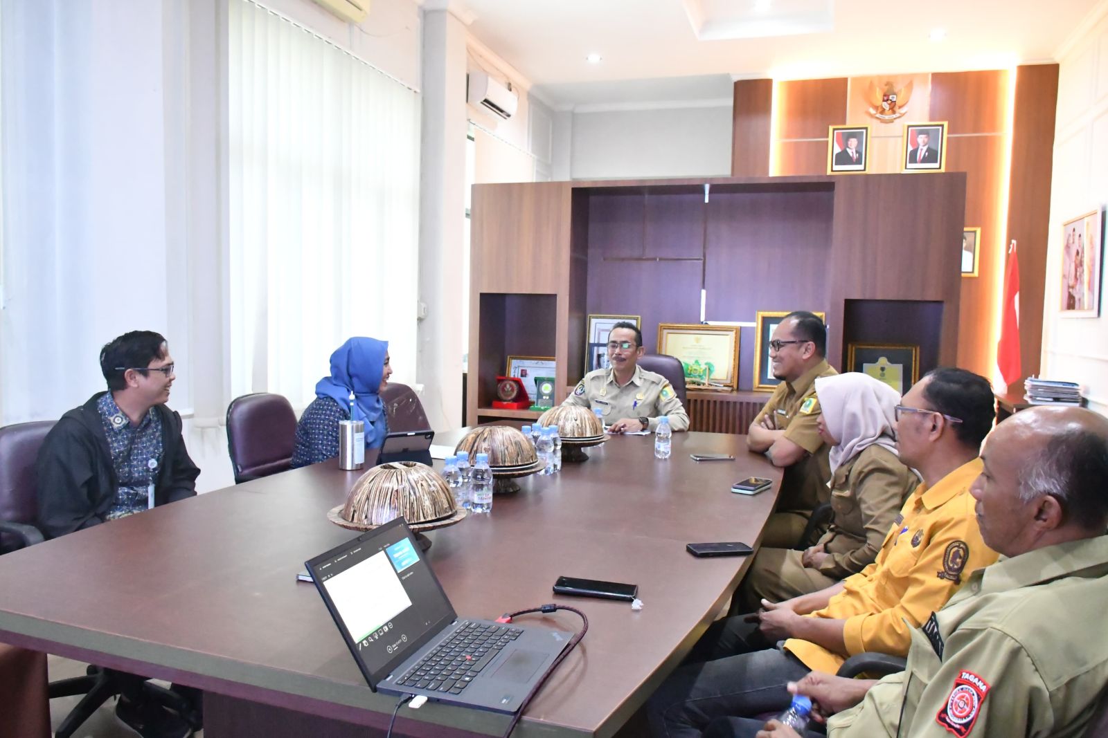 Pimpin Rapat Forum Komunikasi BPJS, Sekda Jamin Layanan Kesehatan Sinjai Tetap Maksimal