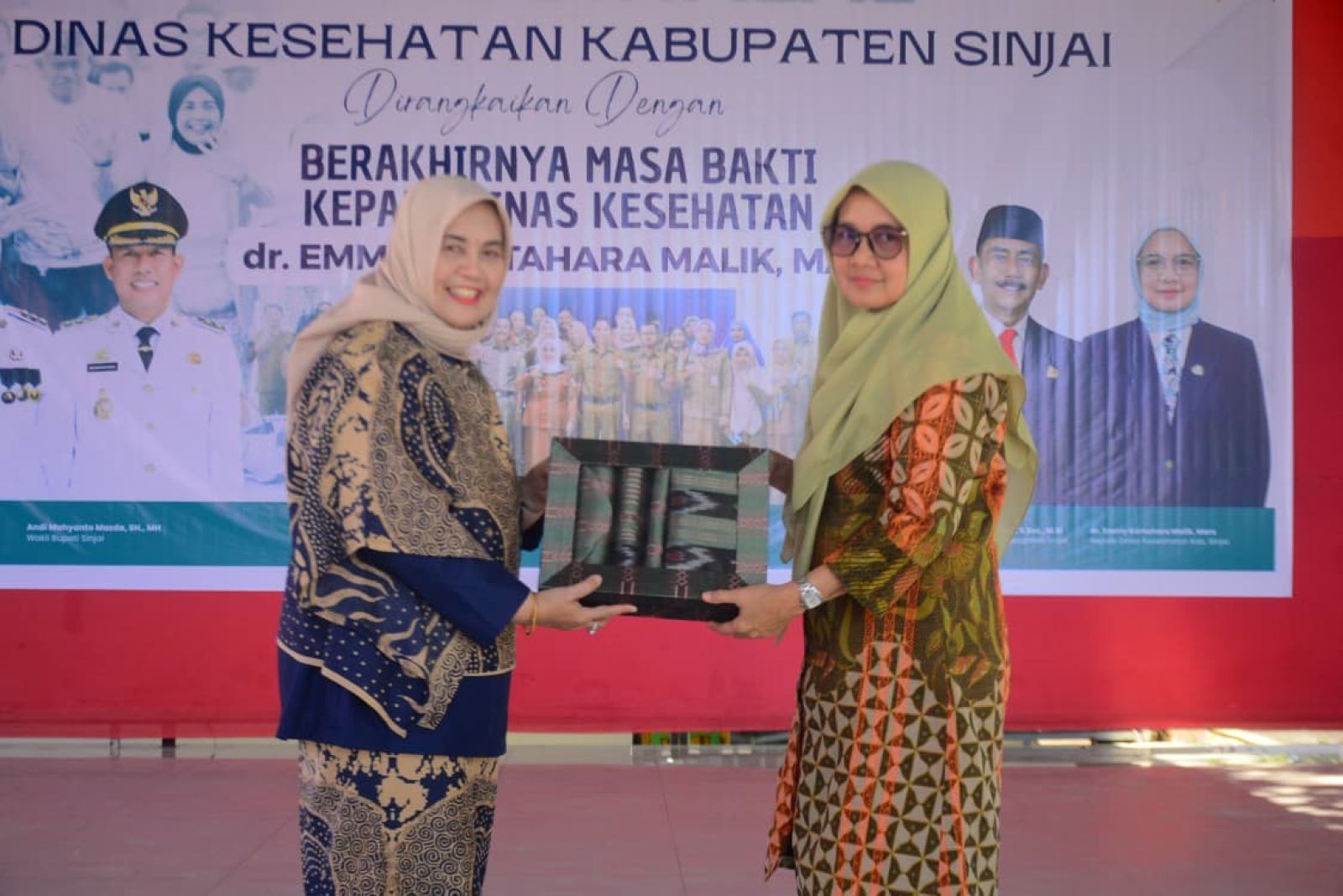 Bupati Ratnawati Lepas Masa Purna Bakti dr. Emmy Kartahara Malik di Acara Halal Bihalal Dinkes Sinjai