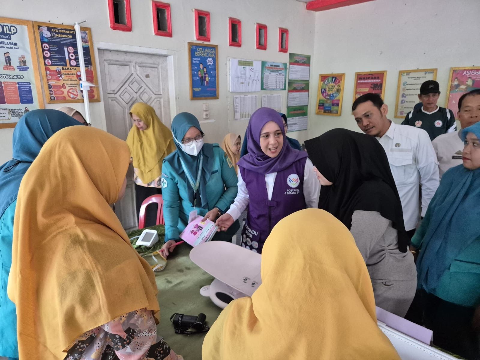 Peringati Hari Posyandu Nasional, Ketua TP-PKK Sinjai Pantau Layanan ILP di Biringere