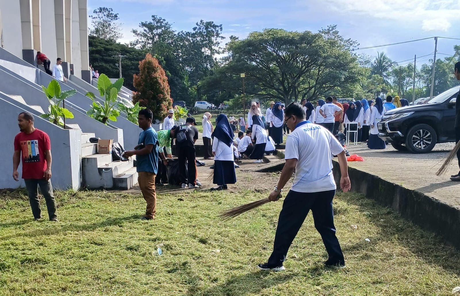 Sambut Iduladha 1447 H, Pemkab Sinjai Kerja Bakti Massal di Masjid Islamic Center 