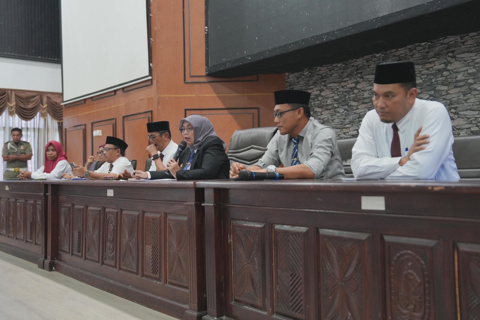 Terima Audiensi Warga Pakokko, Bupati Ratnawati Sampaikan Ruas Pakokko Sudah Jadi Prioritas Pemda