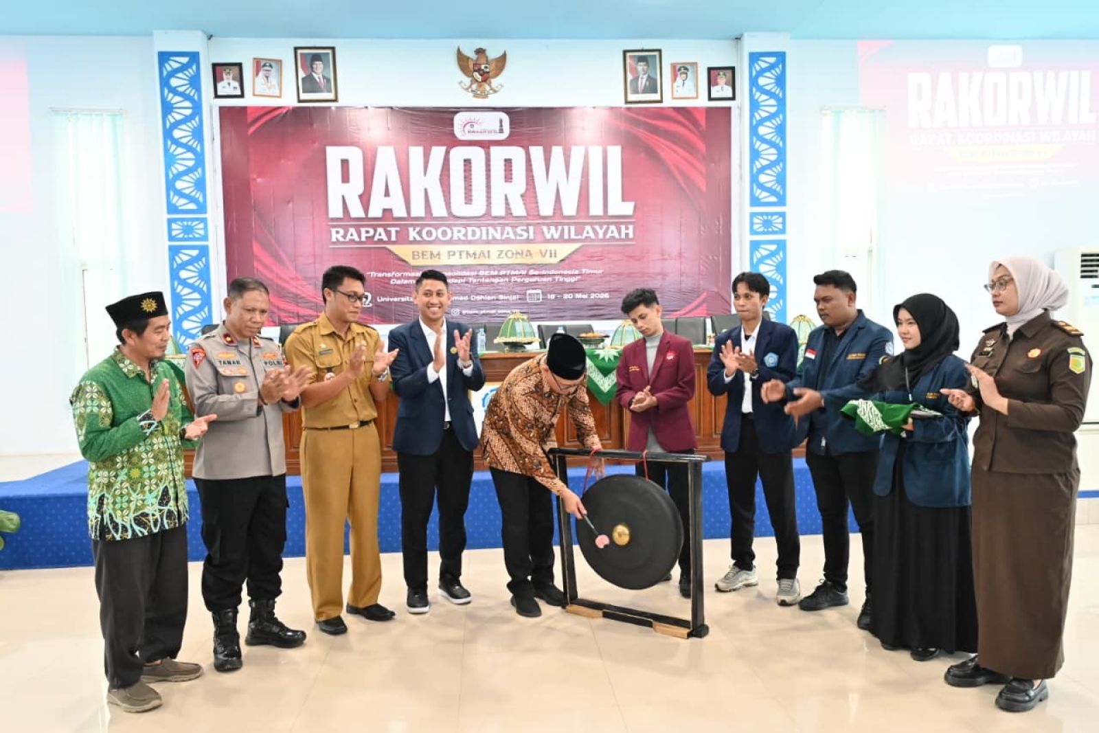 Wakili Bupati, Asisten I Setdakab Sinjai Buka Rakorwil BEM PTMAI Zona VII di UIAD