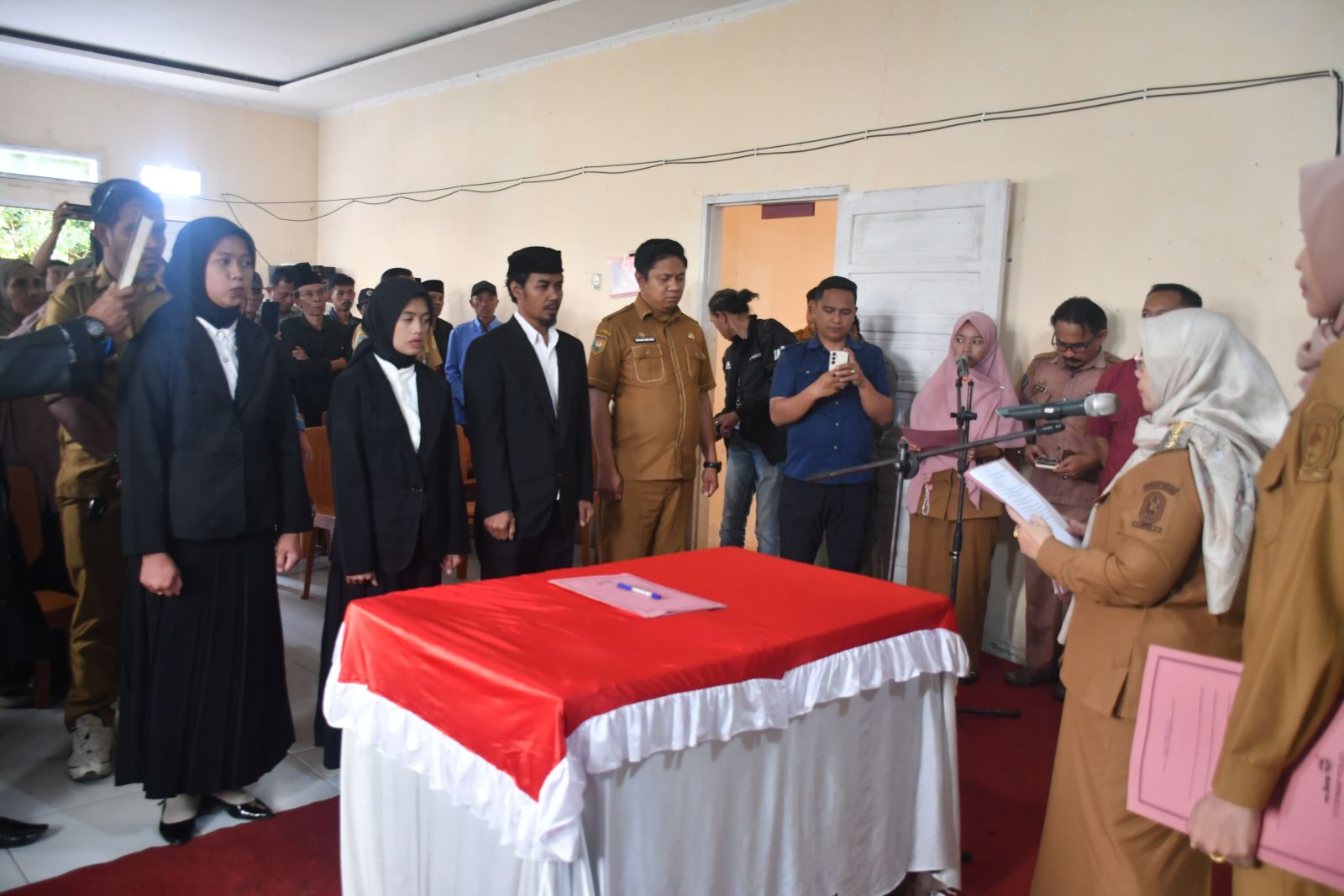 Bupati Ratnawati Tekankan Sinergi BPD dan Pemdes saat Lantik Tiga Anggota BPD PAW