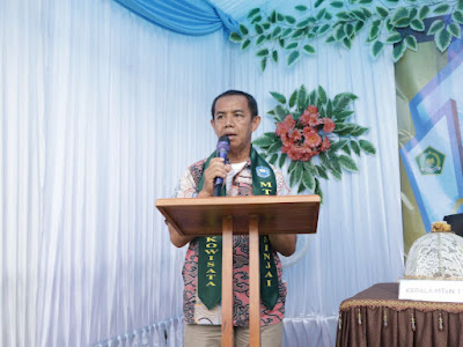     Wakili Bupati, Asisten III Hadiri Penamatan dan Pelepasan Siswa MTsN 1 Sinjai