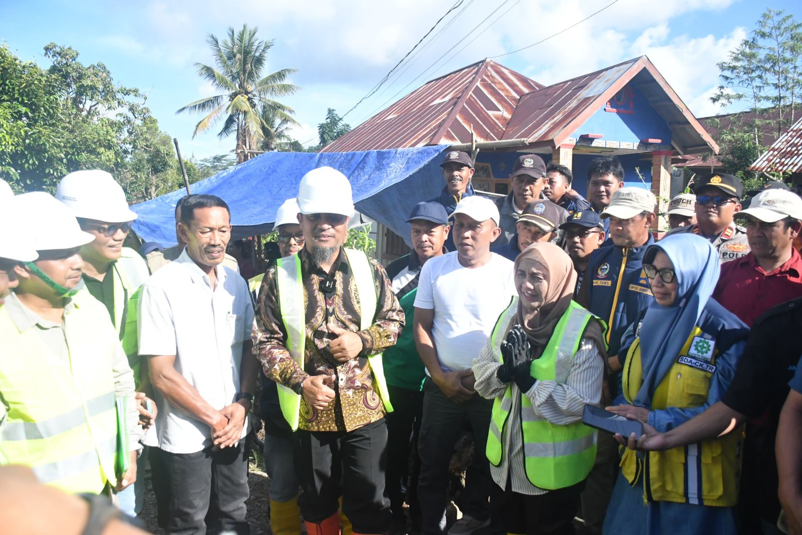 Bupati Ratnawati Dampingi Gubernur Sulsel Ground Breaking Rehabilitasi Tiga Titik Irigasi di Sinjai
