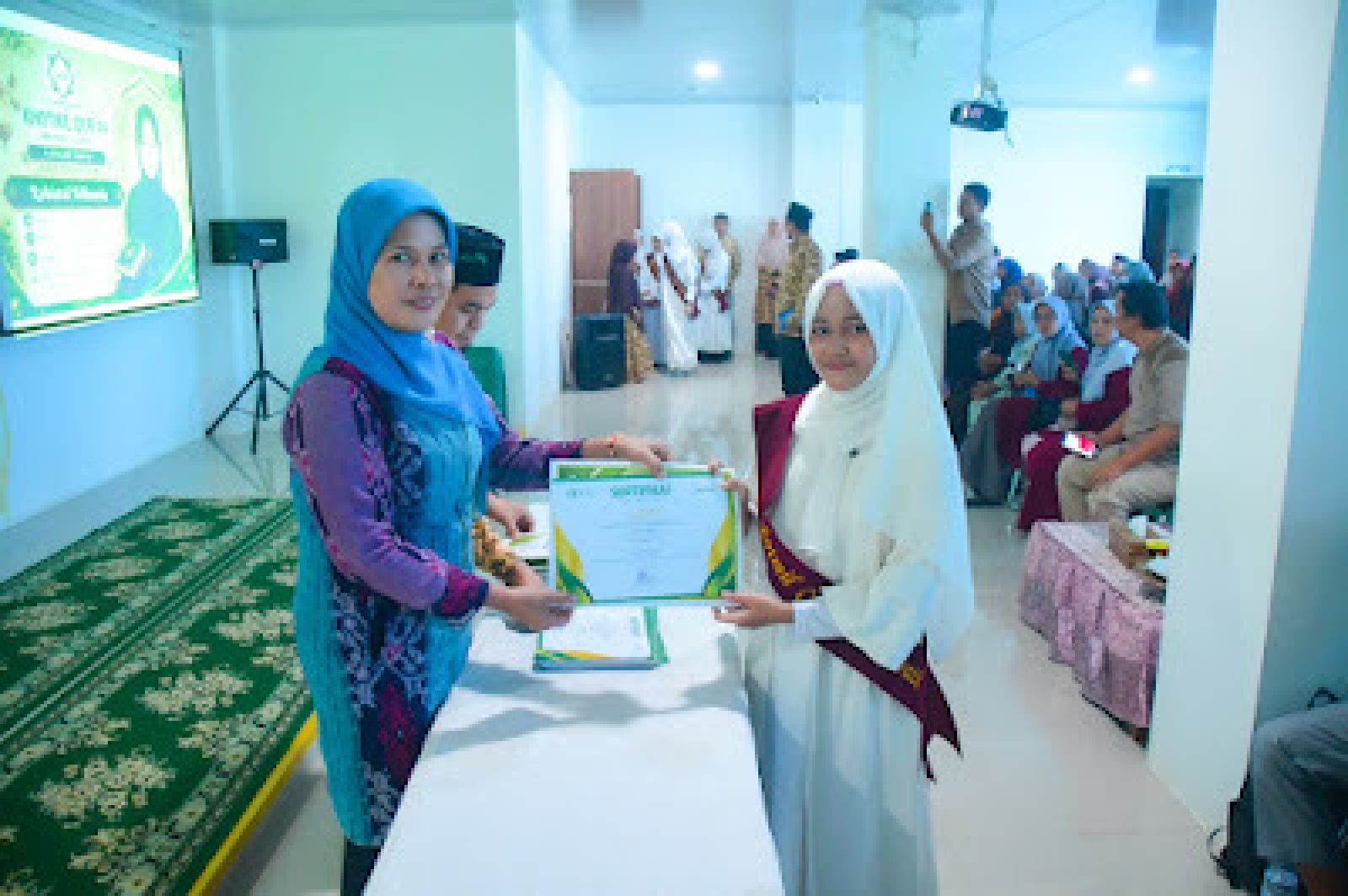 Wakili Bupati, Asisten III Setdakab Sinjai Hadiri Khotmil Qur'an Metode Tilawati Gabungan se-Kabupaten Sinjai