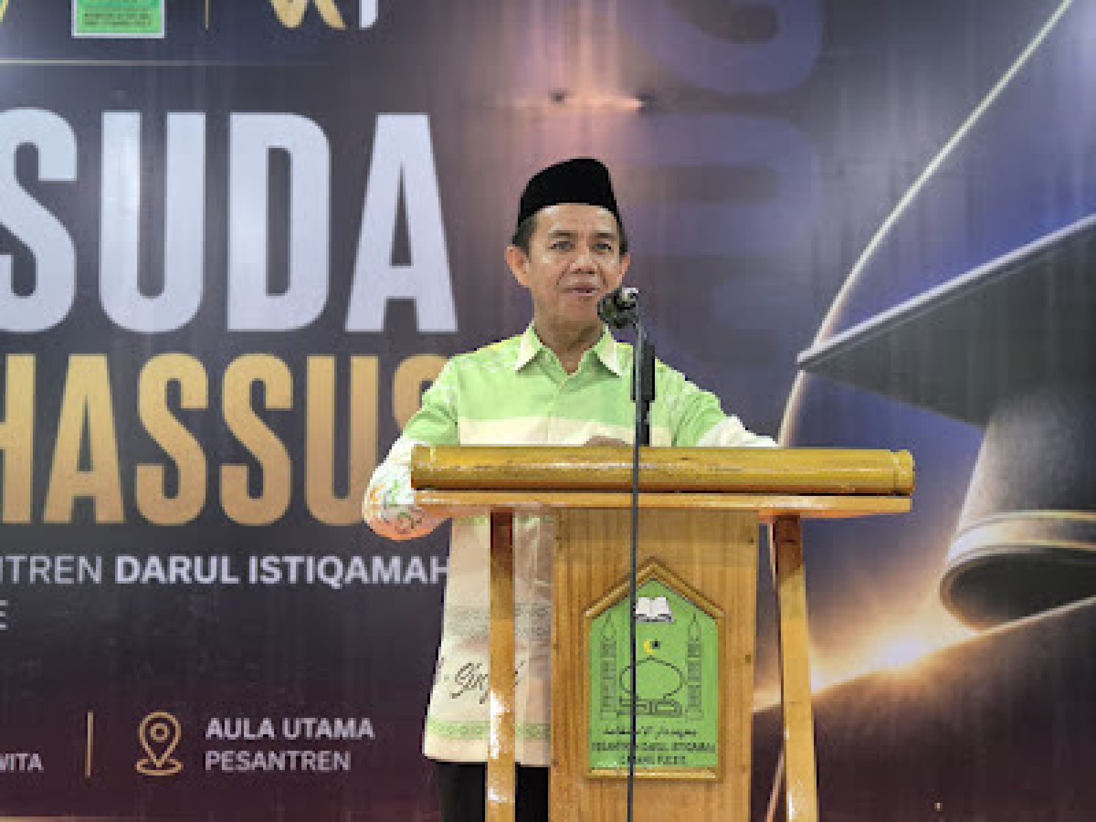 Wakili Bupati, Asisten III Setdakab Sinjai Hadiri Wisuda Takhassus Darul Istiqamah Puce'e