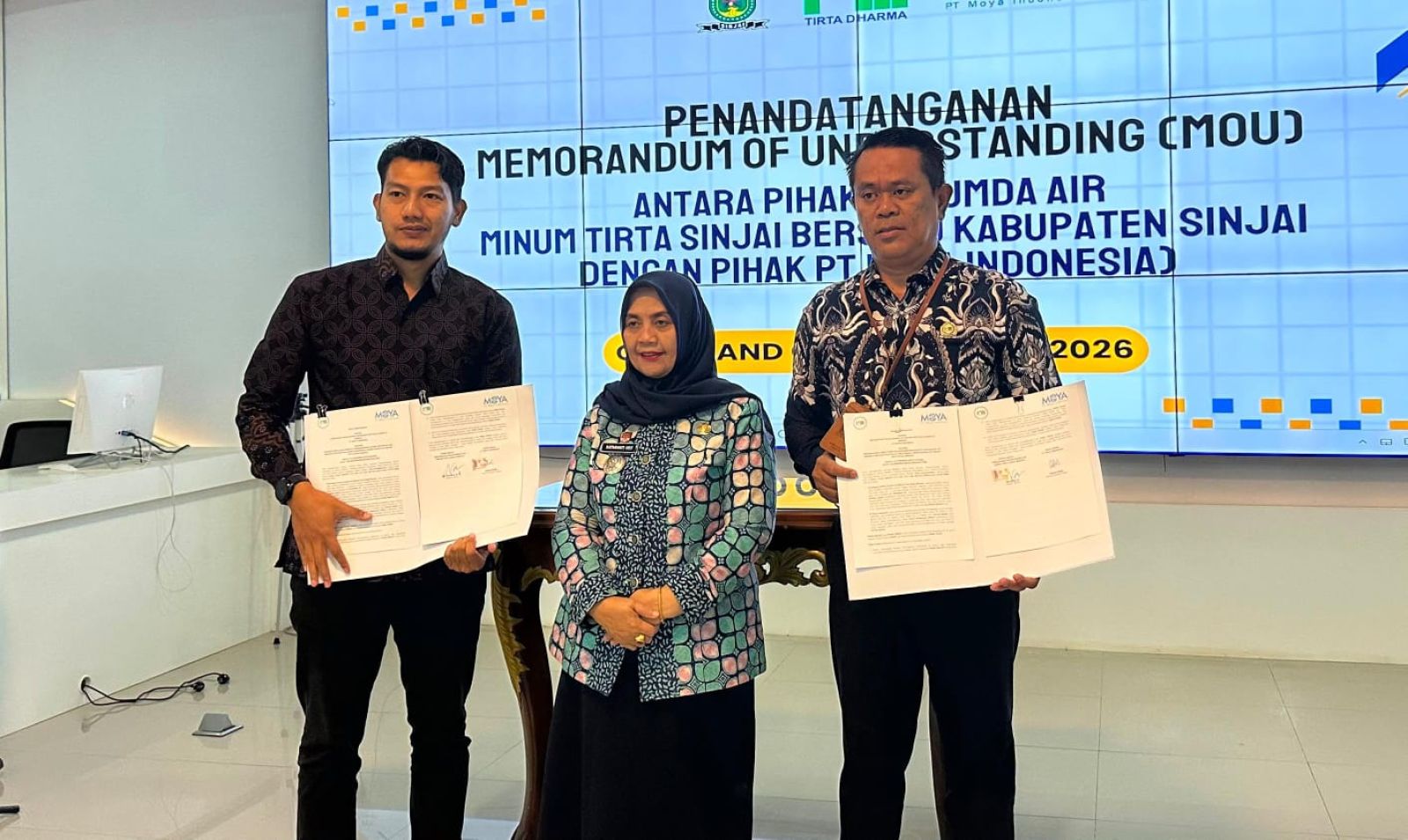 Disaksikan Bupati Sinjai, Perumda Tirta Sinjai Bersatu dan PT Moya Indonesia Teken MoU Pengembangan SPAM
