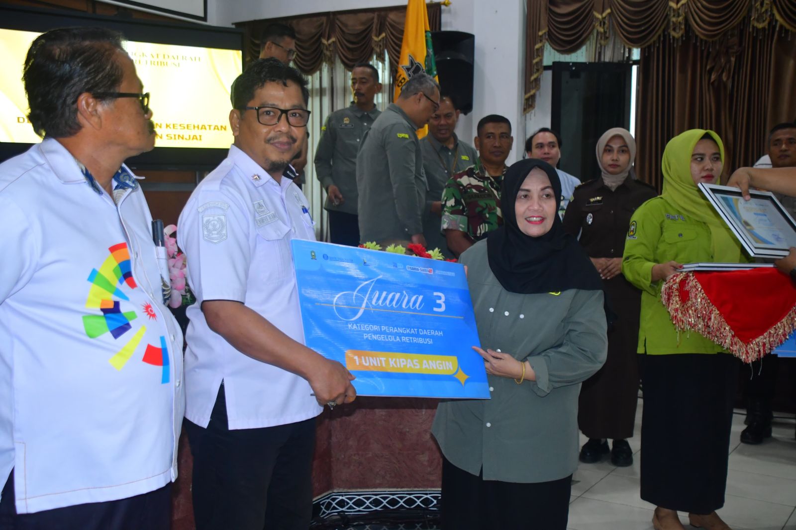 Bupati Sinjai Serahkan Penghargaan, Ini Daftar Juara SIPAKATAU QRIS Competition 2026