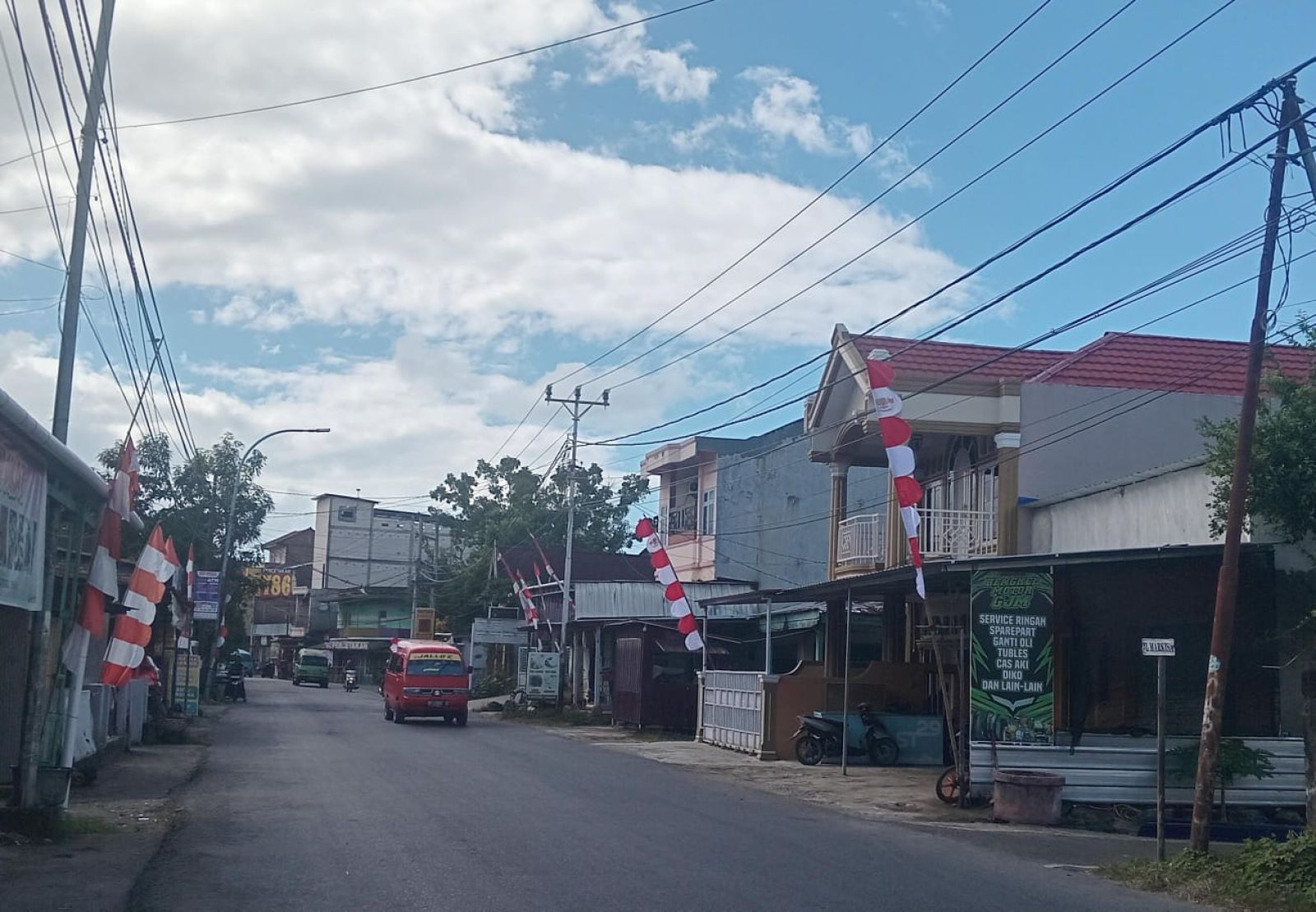 Menuju Puncak HUT RI, Pemkab Sinjai Minta Warga yang Belum Pasang Bendera Segera Berpartisipasi