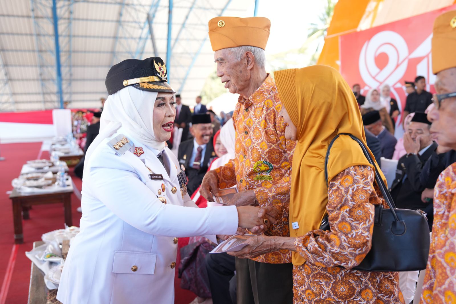Te’ne Pejuang Kemerdekaan Ucapkan Terima Kasih, Usai Terima Bantuan dari Bupati Sinjai