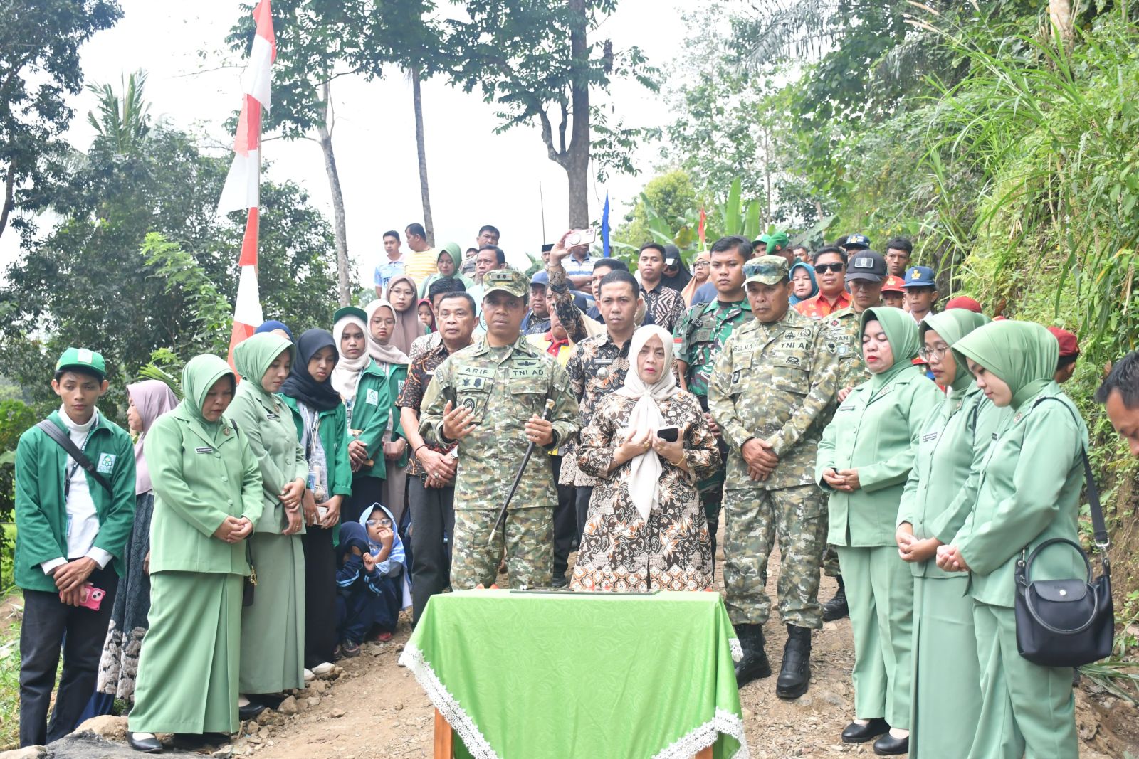 Bupati Ratnawati Resmikan Jembatan Gantung Perintis Garuda, Akses Dua Desa di Sinjai Makin Mudah